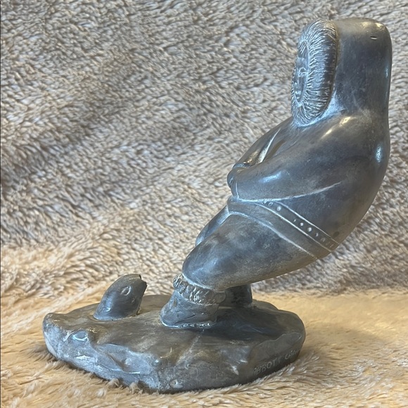 ABBOTT CALLABE CANADA *Rare Eskimo Seal Hunter Soapstone Sculpture - Picture 1 of 9